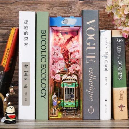Book Nook - Voyage de Sakura (130pcs + LEDs)